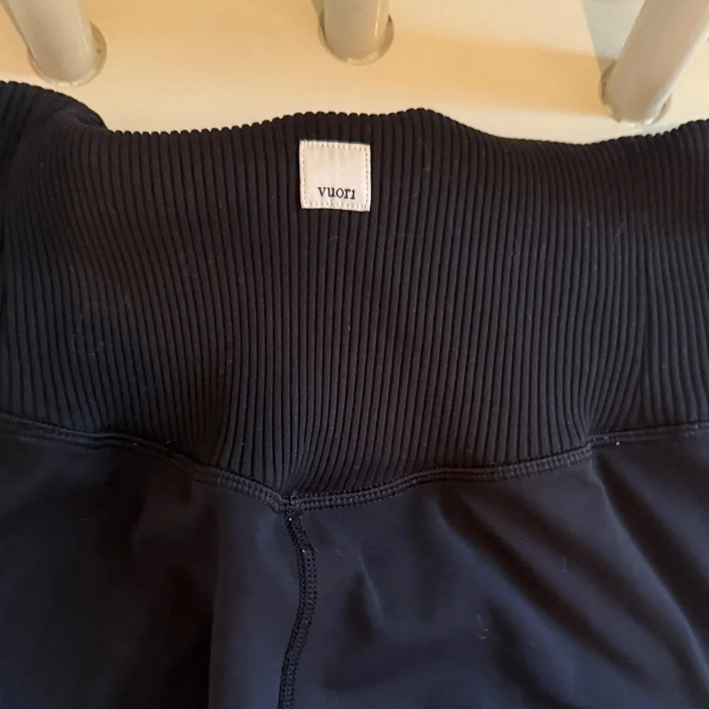 Vuori Women's Black Bike Shorts - Picture 2 of 3